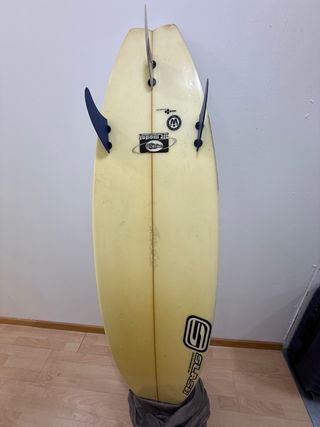Tabla Surf Slash 5'11 + Funda FCS + Quillas