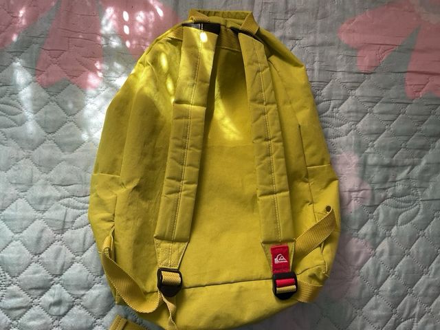 Mochila Quiksilver Amarilla