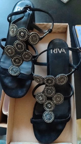 Sandalias Riva Negras Adornadas