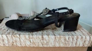 Sandalias Riva Negras Adornadas