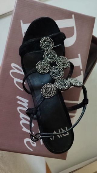 Sandalias Riva Negras Adornadas