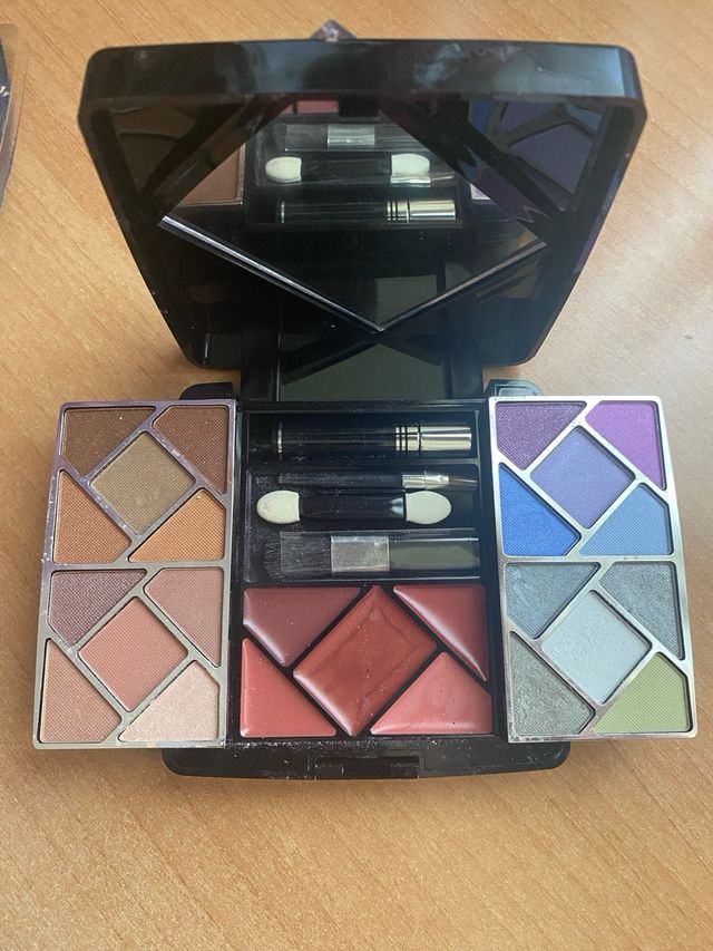 Pacchetto trucco MIRLANS nero e argento