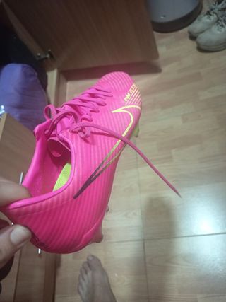 Botas de fútbol Nike Mercurial rosa número 44 