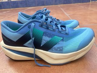 Zapatillas New Balance FuelCell RC Elite v2 Azul/V