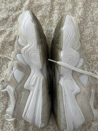 Nike Bambas Beige y Blancas