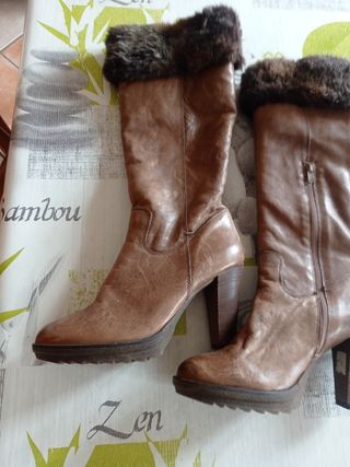 Stivali in pelle con pelliccia tacco10 num40