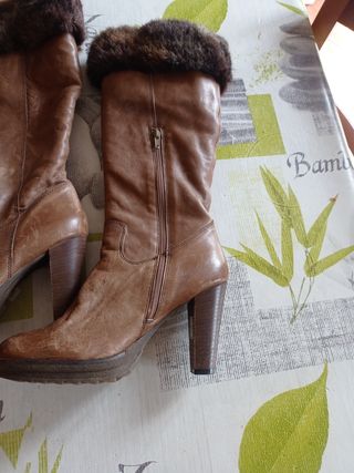 Stivali in pelle con pelliccia tacco10 num40