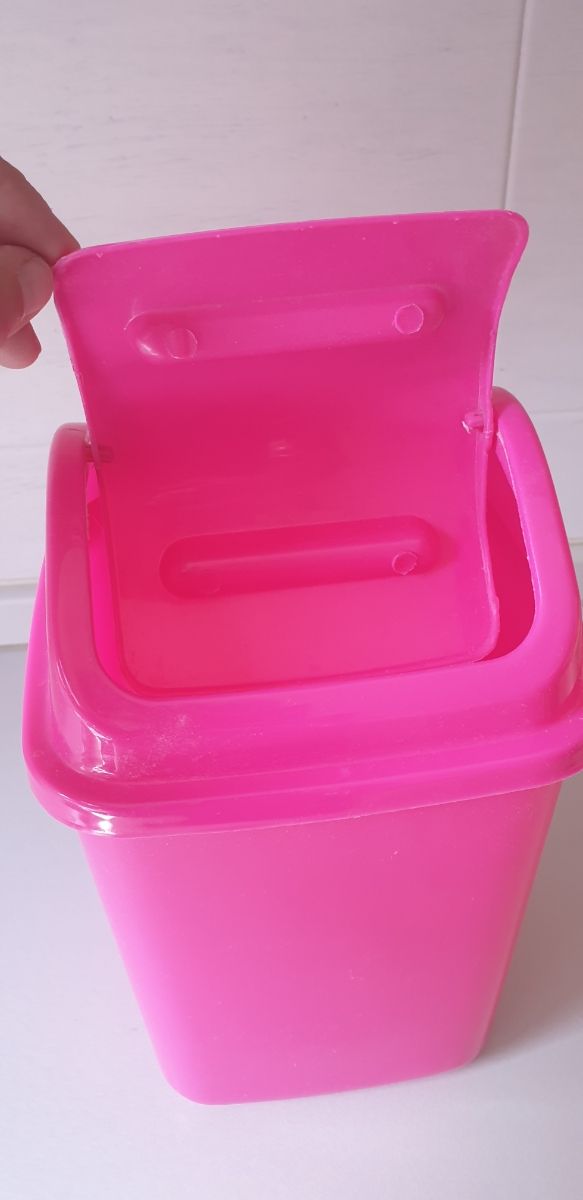 Bidoncino fucsia in plastica
