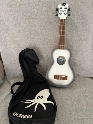 Ukulele Octopus in argento con coperchio