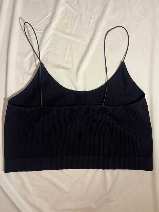 Top negro tirantes finos acanalado