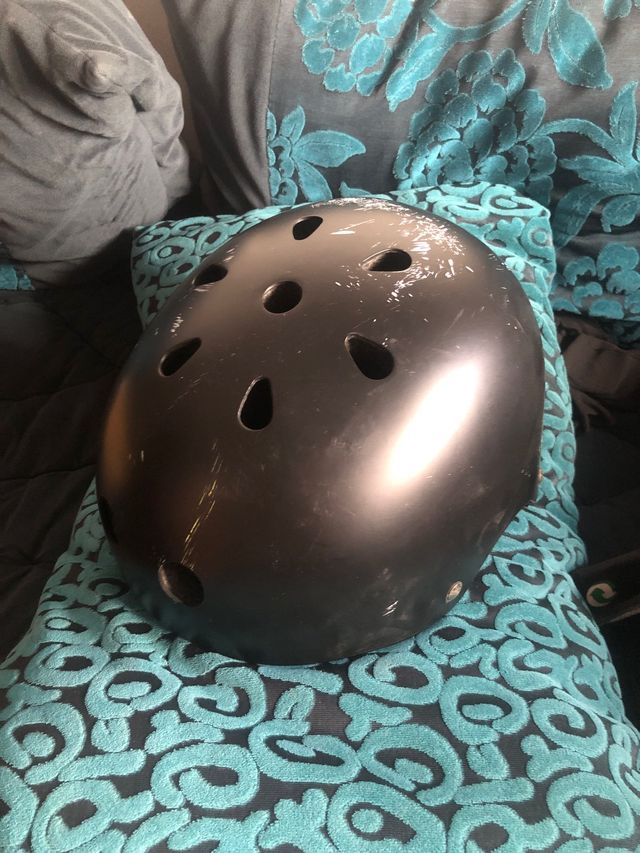 Casco Negro Patín Eléctrico