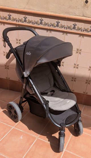 Silla de paseo ligera Joie Litetrax pro 
gris