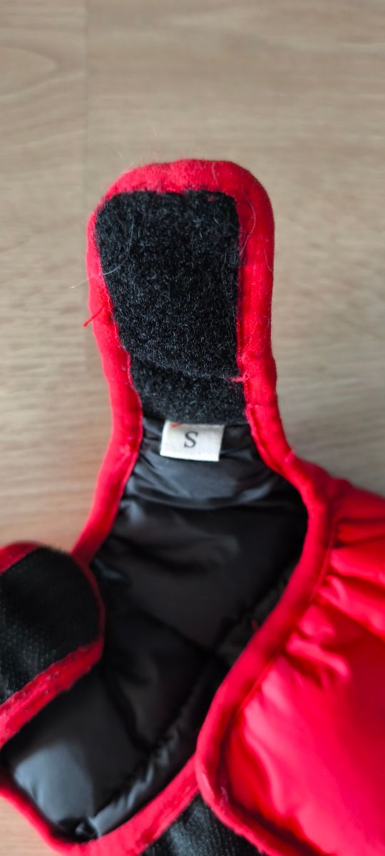 Abrigo para perro rojo
Talla s