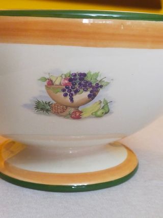 Frutero de porcelana con pie