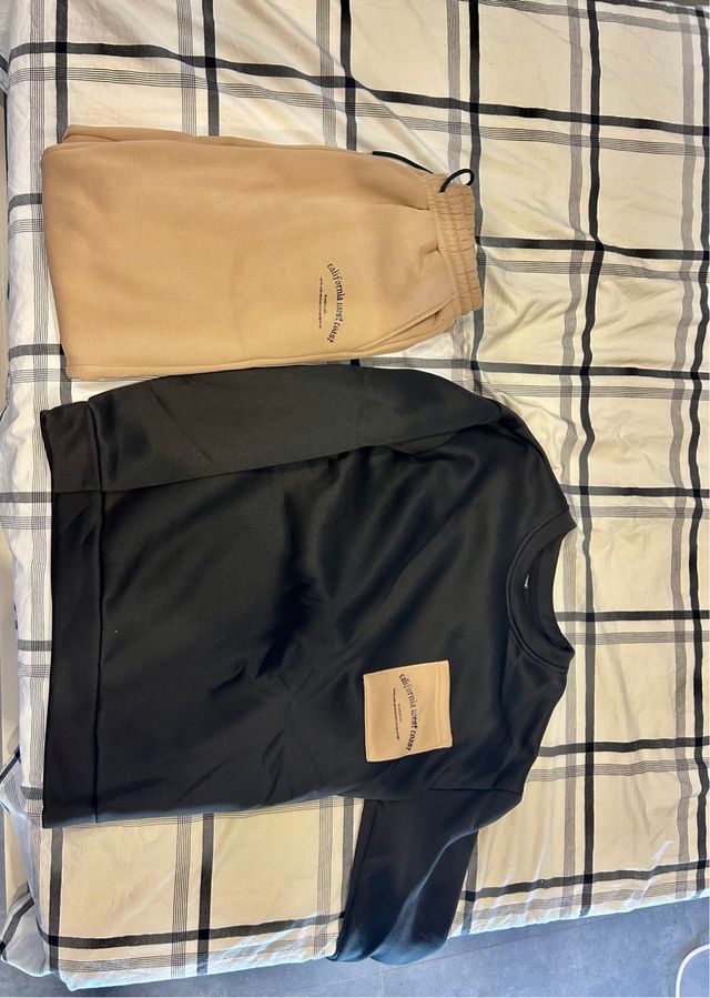 Conjunto chándal beige y negro