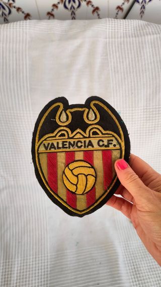 Antiguo escudo bordado oro Valencia C.F.