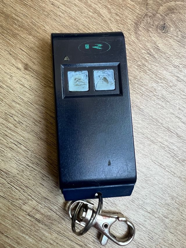 Mando a distancia para garaje Rolltore.