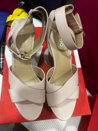 Zapatos de plataforma de piel rosa pálido