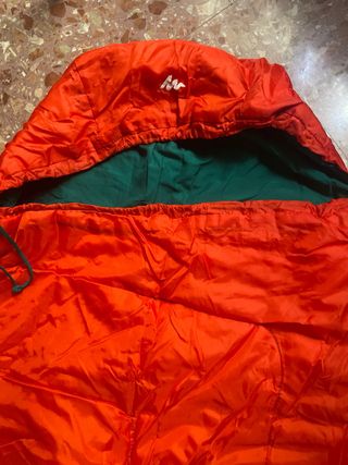 Saco de dormir rojo