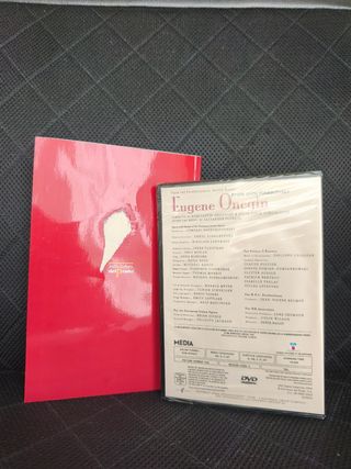 Libro y DVD Eugenio Oneguin Ópera