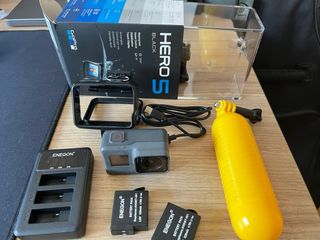 GoPro Hero 5 Black + Accesorios