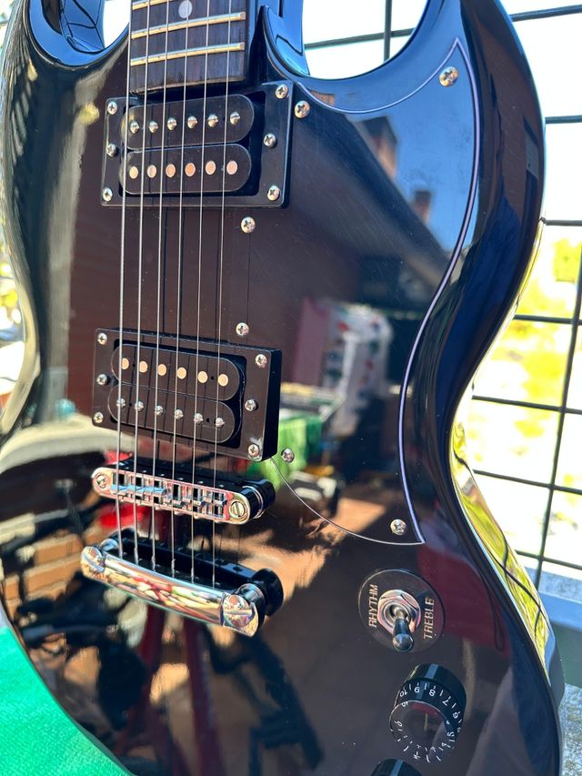 Guitarra Harley Benton DC-200 BK Negra