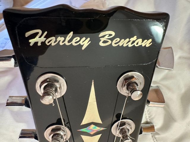 Guitarra Harley Benton DC-200 BK Negra