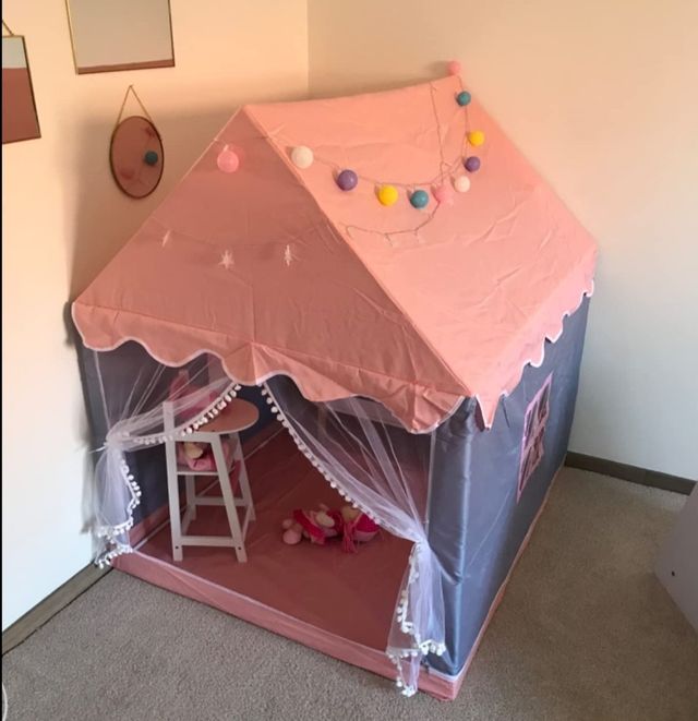 Casa infantil rosa y gris