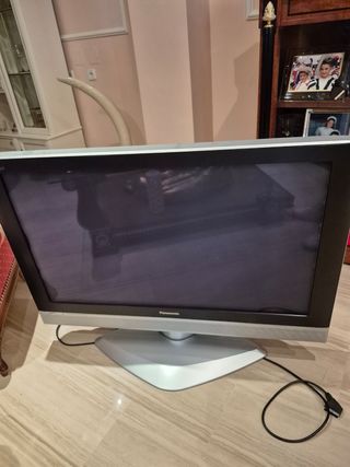 Televisor Panasonic 42" Negro/Plateado