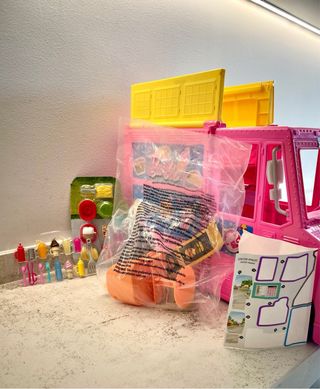 Barbie Restaurante Hermanas con 3 Muñecas