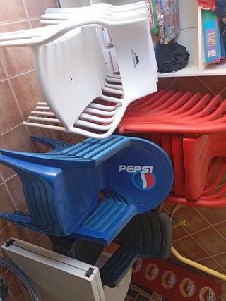 Sillas de plástico Pepsi apilables