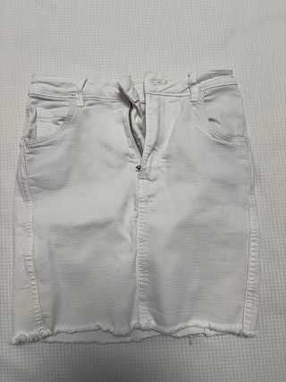 Conjunto falda vaquera blanca y blusa rayas