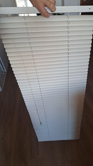 Tenda veneziana in PVC bianco