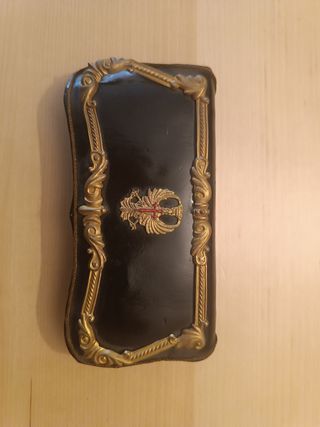 Militaria Lot: Berretti, cinture e strisce