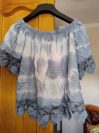 Camiseta celeste nube