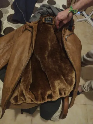 Chaqueta de cuero color camel