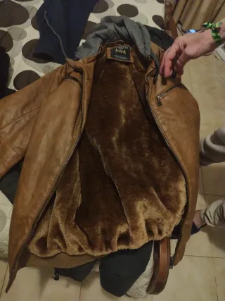 Chaqueta de cuero color camel