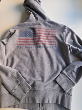 Sudadera GAP Gris con Bandera USA, Talla 14 - 16