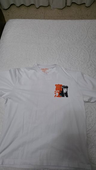 Camiseta Junji Ito Anime Pull&Bear Talla L