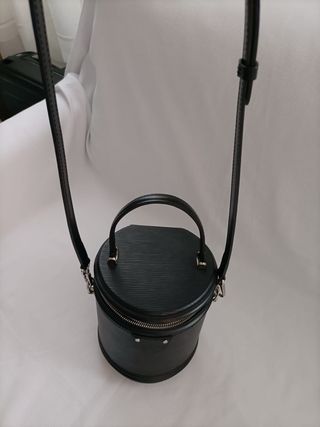 Bolso Louis Vuitton Negro Cilindro