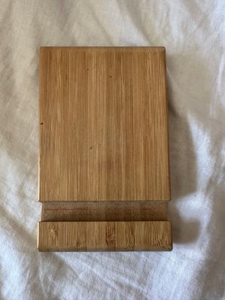 Soporte para móvil IKEA de madera