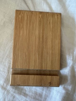 Soporte para móvil IKEA de madera