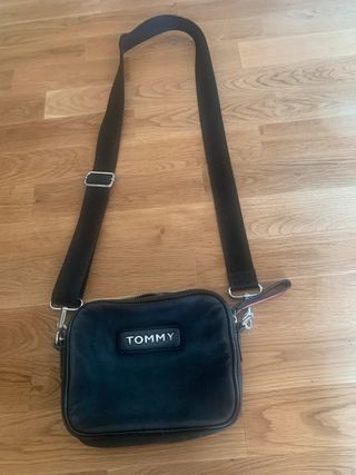 Bolso bandolera Tommy Hilfiger negro