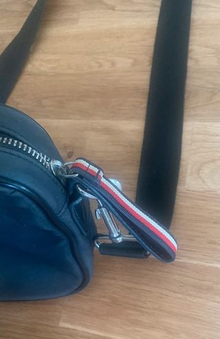 Bolso bandolera Tommy Hilfiger negro