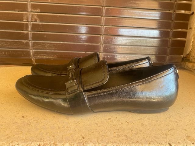 Zapatos planos de mujer marca Calvin Klein