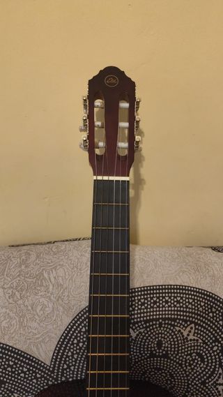 Guitarra clásica Eko CS10 – Naranja brillante.