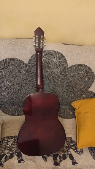 Guitarra clásica Eko CS10 – Naranja brillante.
