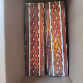 14 Azulejos de relieve estil sevillano 7x28cm