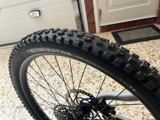 Bicicleta Eléctrica montaña doble suspensión 