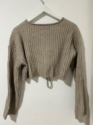Jersey Bershka beige con cordones